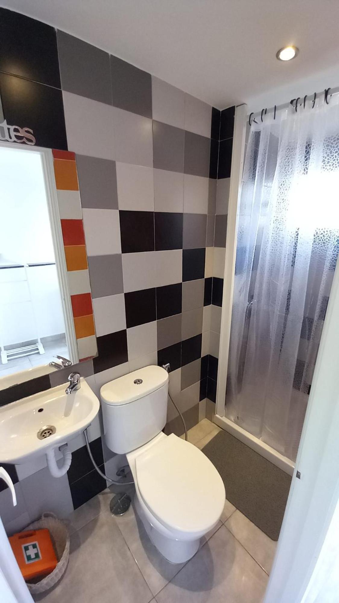 Homestay Alvito - Comfortable With Private Bathroom Lisbon